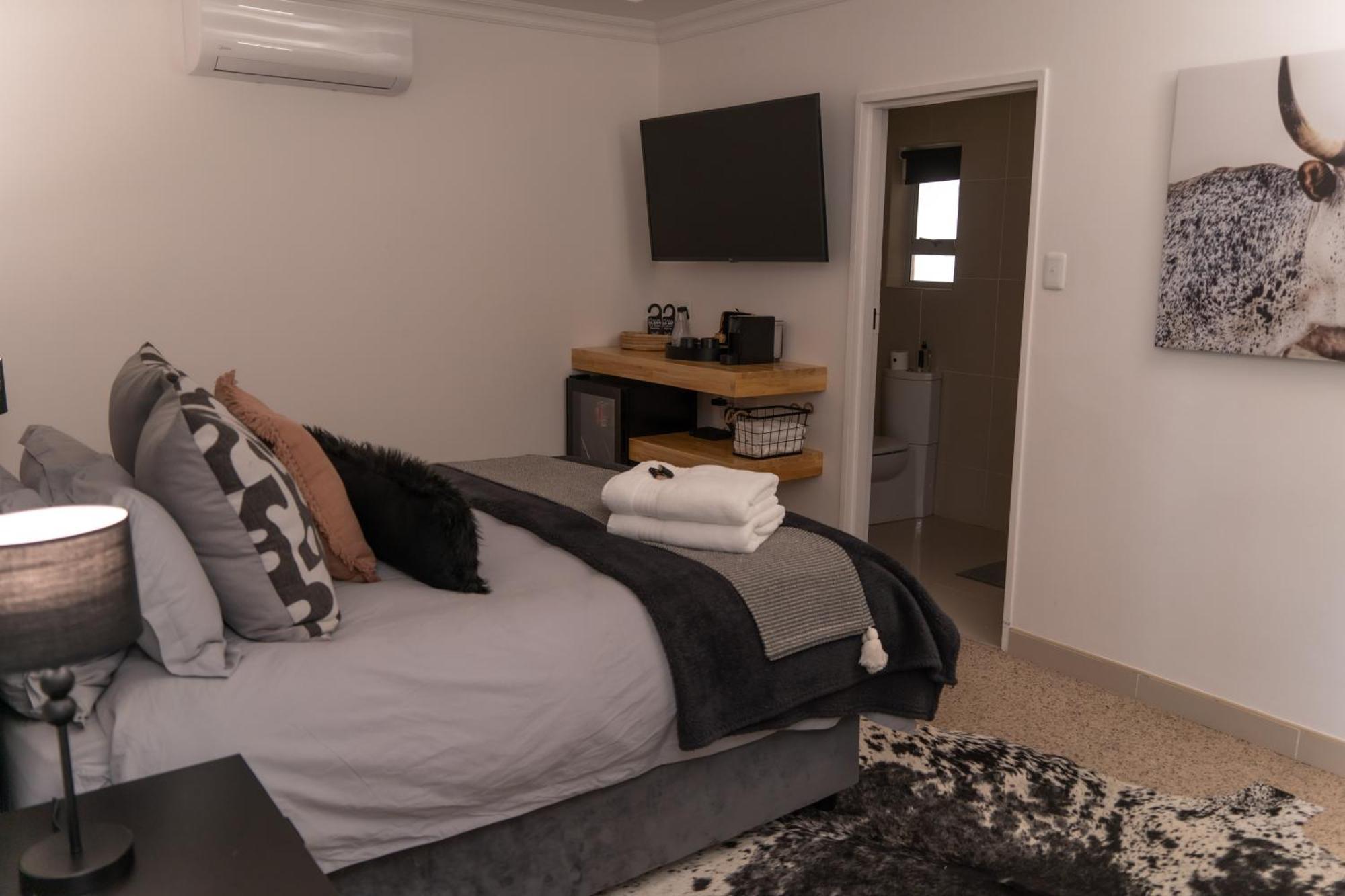Deluxe Family Suite,1529789617:JPEG